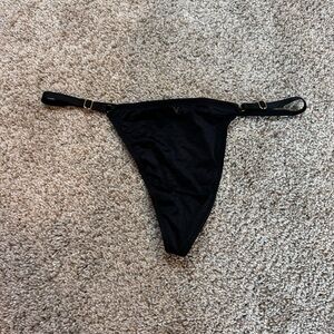 VICTORIA’S SECRET NWT Thong size M